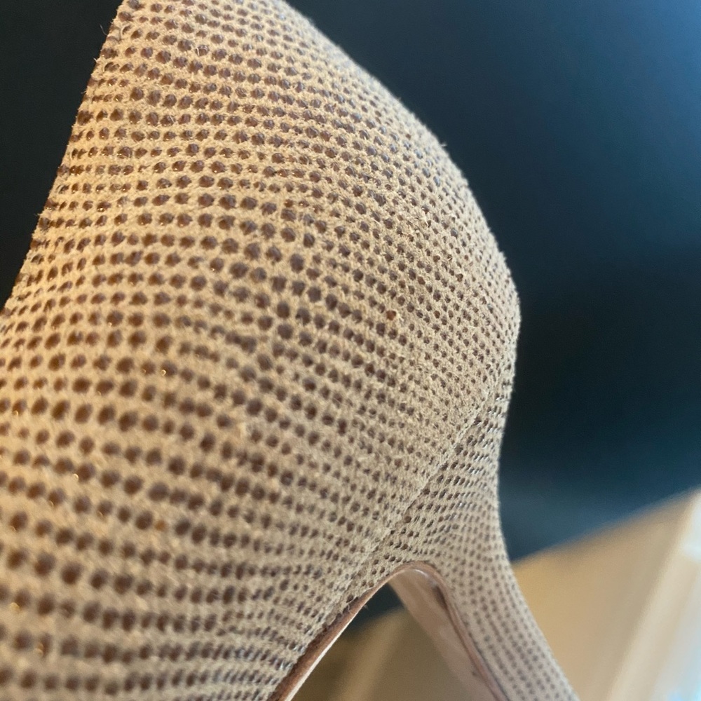 Vaneli tan short pumps